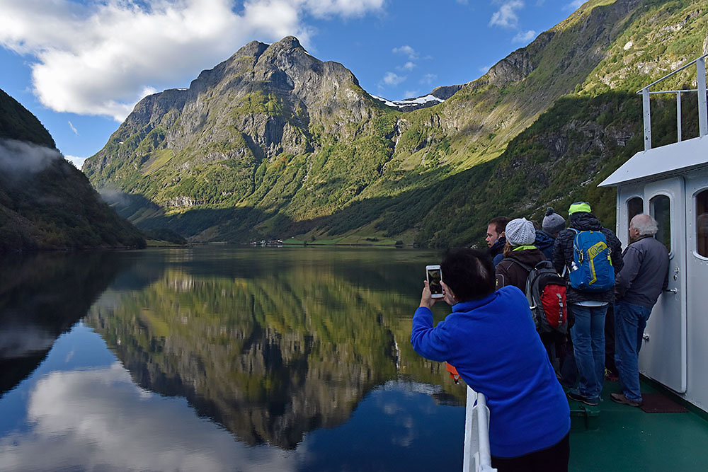 naeroyfjord.jpg